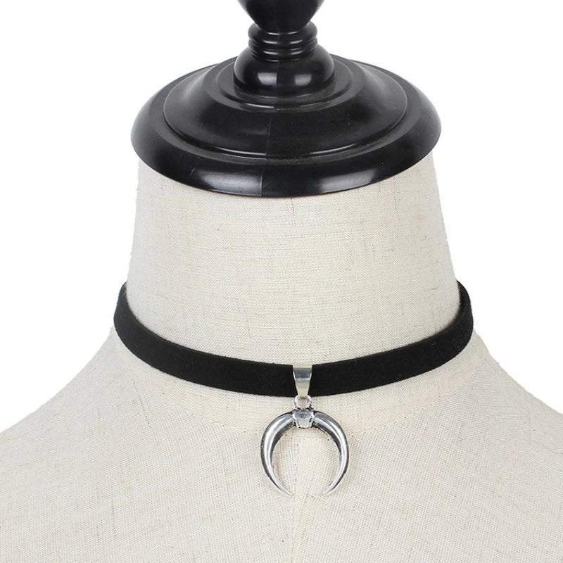 Simple Vintage Velvet Pearl