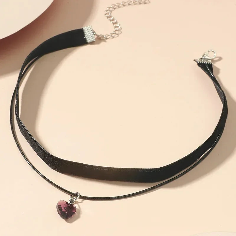 Simple Vintage Velvet Pearl
