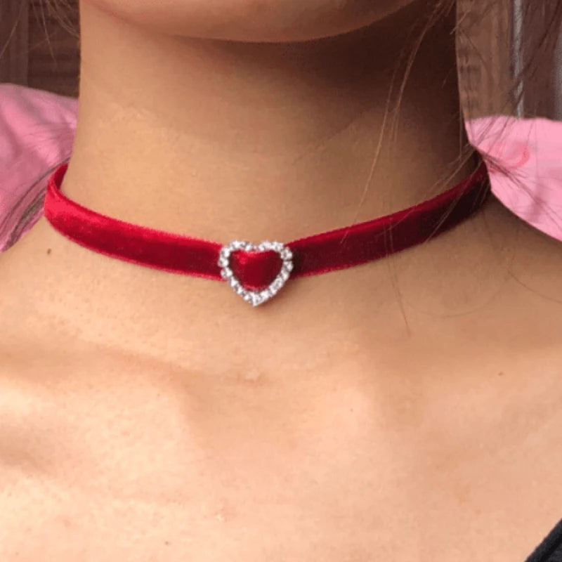 Simple Vintage Velvet Pearl