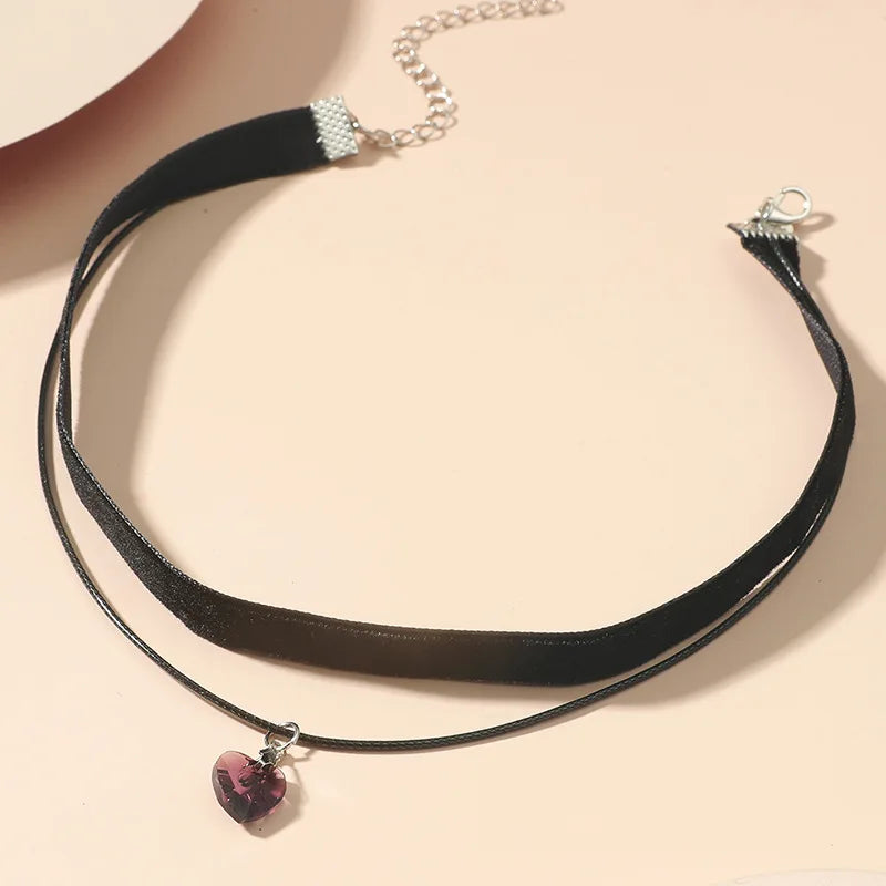 Simple Vintage Velvet Pearl