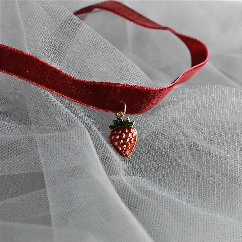 Simple Vintage Velvet Pearl