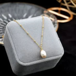 Layered & Pendant Necklaces
