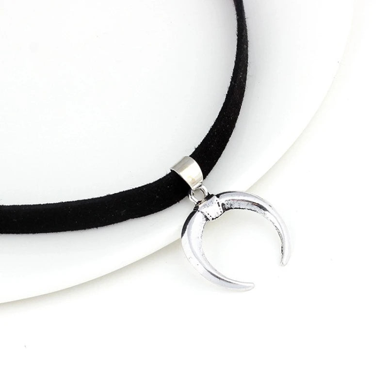 Simple Vintage Velvet Pearl