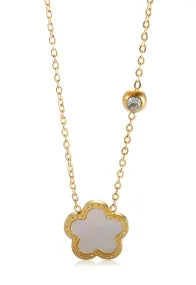Layered & Pendant Necklaces