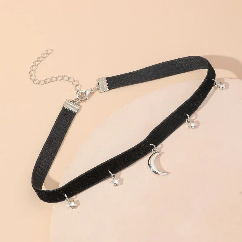 Simple Vintage Velvet Pearl