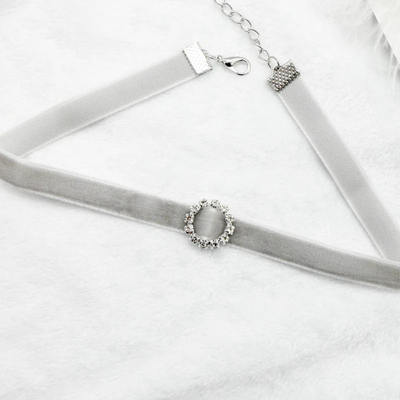 Simple Vintage Velvet Pearl